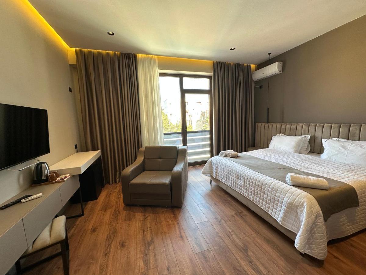Hotel Gjallica Kukes Ngoại thất bức ảnh