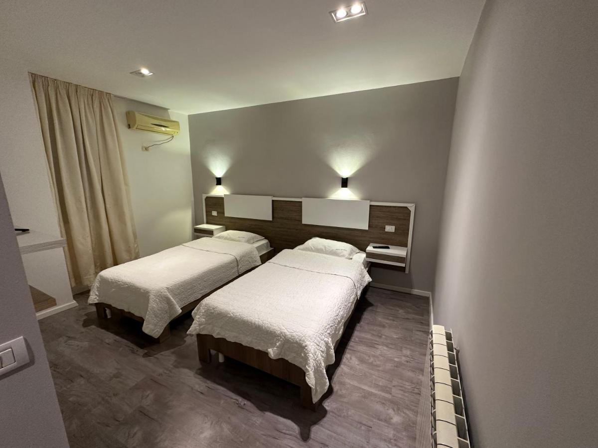 Hotel Gjallica Kukes Ngoại thất bức ảnh
